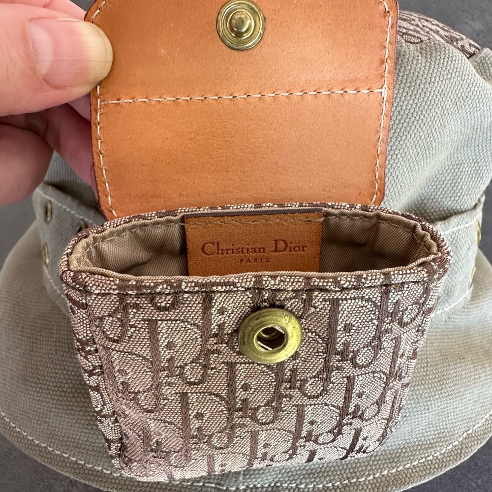 CHRISTIAN DIOR BUCKET HAT REMOVABLE POUCH/COIN PURSE EXCELLENT CONDITION - Picture 8 of 10